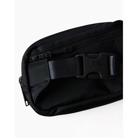 Aritzia on-the-way exposed mini bag, Black‎ - Picture 5 of 6